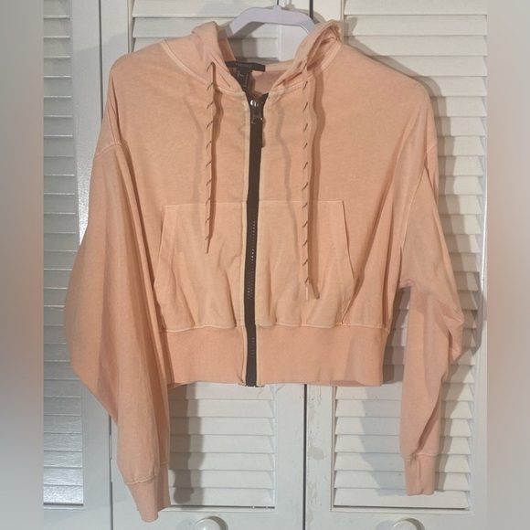 Forever 21 Tops - Forever 21 Cropped Zip Hoodie Size S Peach NWOT Pockets